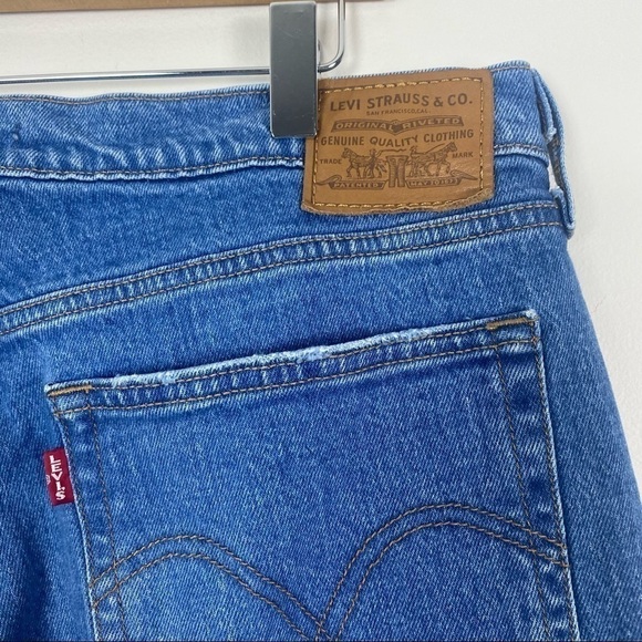 LEVI’S Wedgie Jeans Size 32 Distressed Tapered Straight Leg Big E - Picture 8 of 11